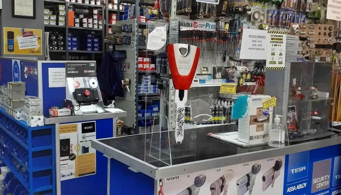 Ferretería El Bombin San Pablo Especialistas En Cerrajería Interior - Sevilla