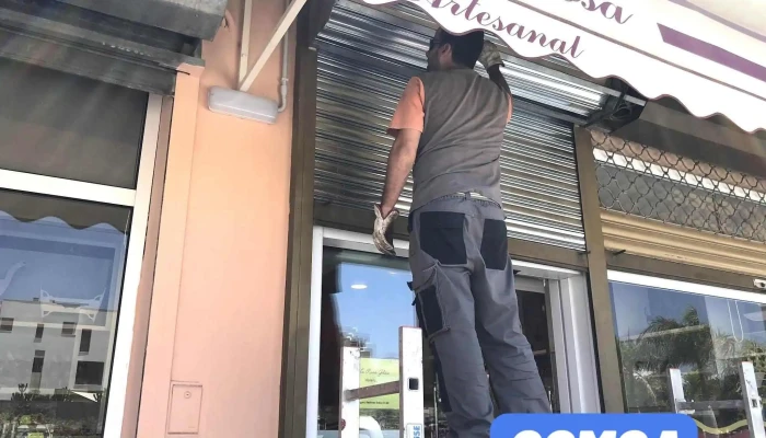 Quevedo Cerrajeros -  Cerrajero En Vecindario Exterior - Vecindario